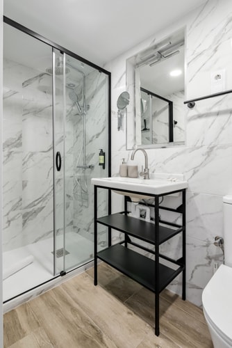 Villaverde VII · 1 dormitorio con patio y A/A · foto 5 · Only Charming, Madrid