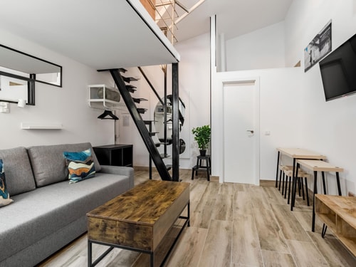 Villaverde IV · Estudio con patio y A/A · foto 6 · Only Charming, Madrid