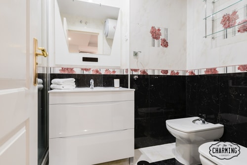Puerta de Toledo V · 1 dormitorio con A/A · foto 13 · Only Charming, Madrid