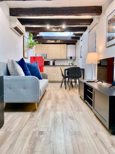 Malasaña Attic · 1 dormitorio con A/A · foto 15 · Only Charming, Madrid