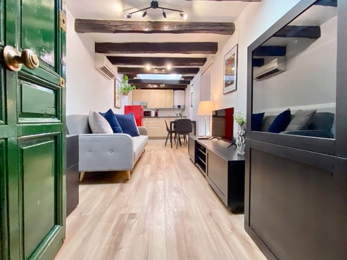 Malasaña Attic · 1 dormitorio con A/A · foto 12 · Only Charming, Madrid