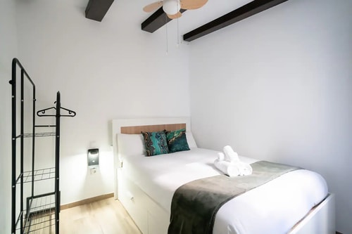 San Isidro II · 1 dormitorio con patio y A/A · foto 13 · Only Charming, Madrid