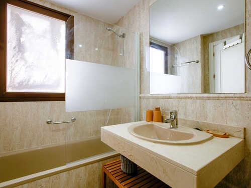 Madrid Airport III · 2 bedrooms, pool and parking · photo 18 · Only Charming, Madrid