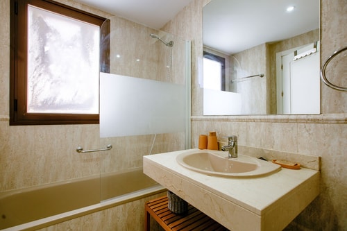 Madrid Airport III · 2 bedrooms, pool and parking · photo 22 · Only Charming, Madrid