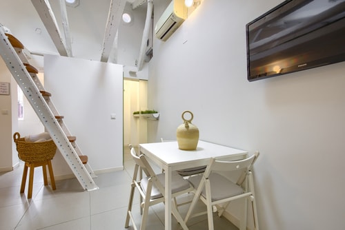 Latina Center · Estudio con A/A · foto 10 · Only Charming, Madrid