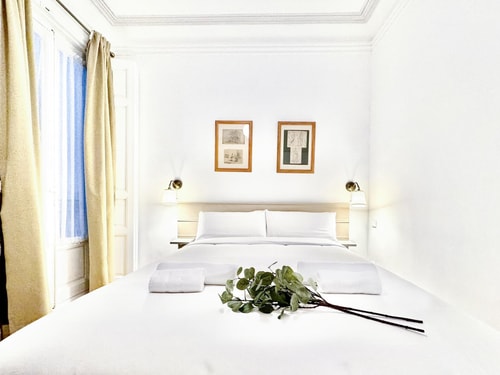 Alfonso XII · Luminoso, 4 dormitorios y 3 baños · foto 26 · Only Charming, Madrid