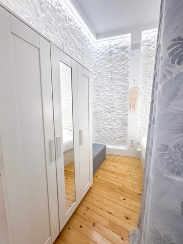 Madrid Embajadores · 1 dormitorio con A/A · foto 10 · Only Charming, Madrid