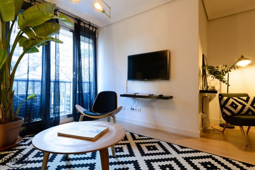 Puerta de Toledo IV · 1 dormitorio con A/A · foto 5 · Only Charming, Madrid
