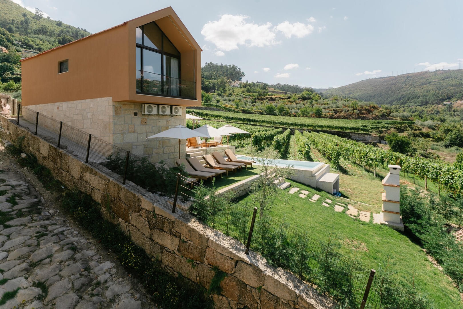 Serpa Pinto Village - Private Pool - by FERO 1 ferocollection.feroslowliving.com