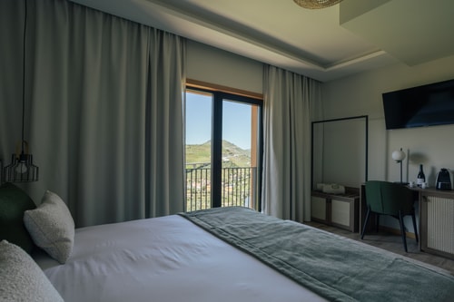 Quinta do Roso - River View Room 7 ferocollection.feroslowliving.com