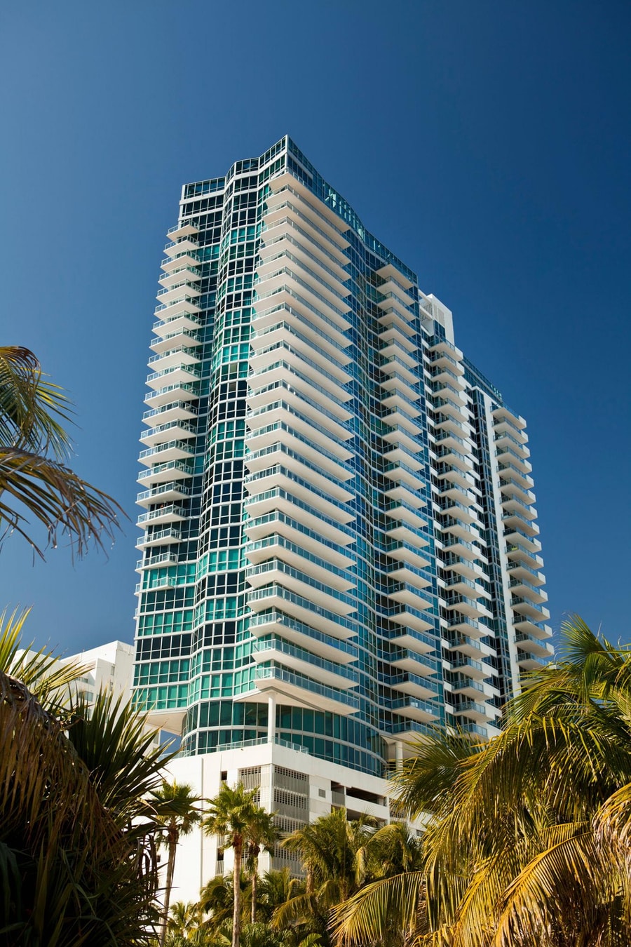 Luxury Waterfront Apartment gallery image 2