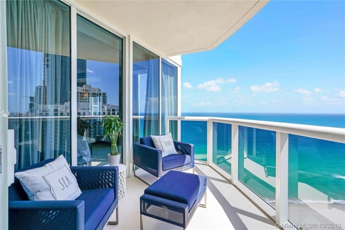 Luxury Waterfront Apartment