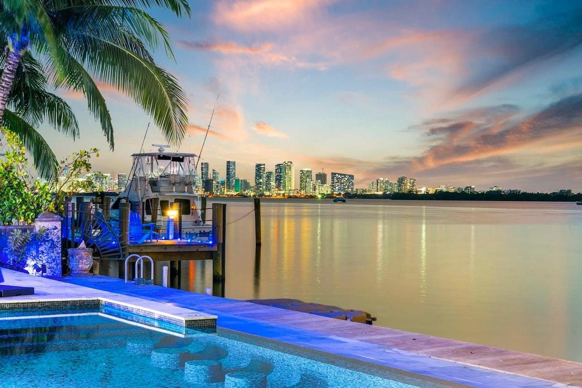 Private oceanfront retreat gallery image 3