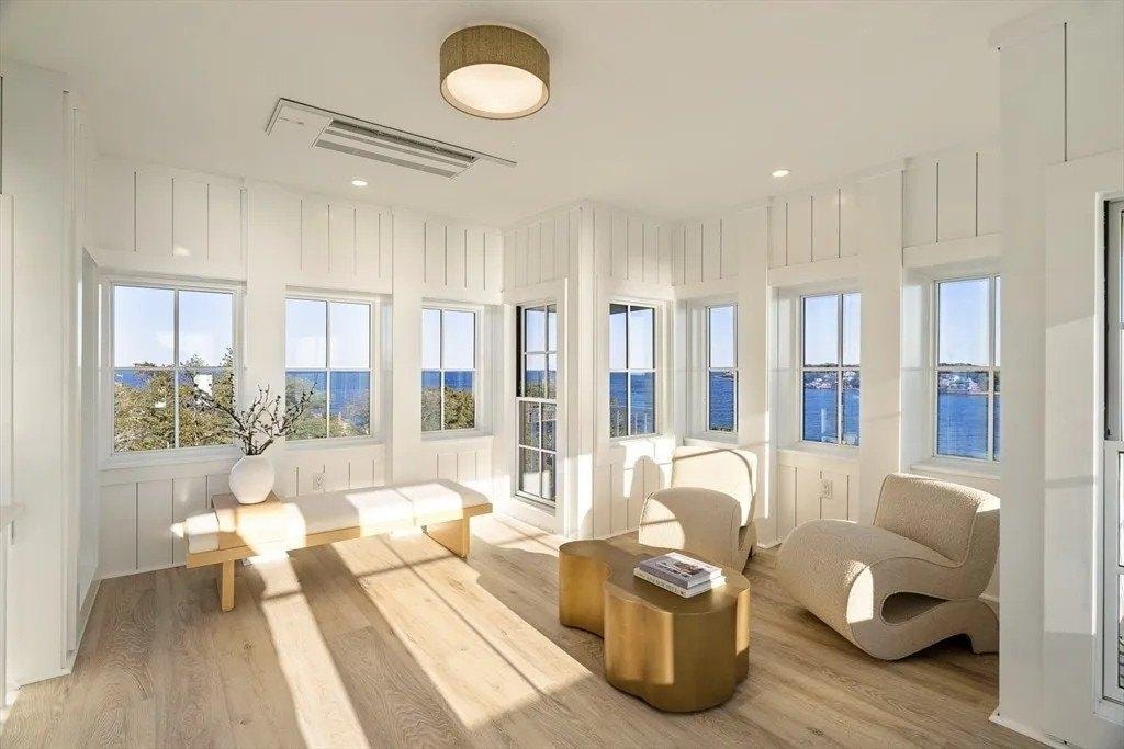Luxury Oceanfront Villa gallery image 2