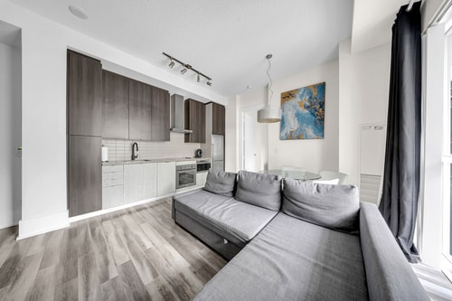 1BR Suite just steps from the CN Tower Toronto