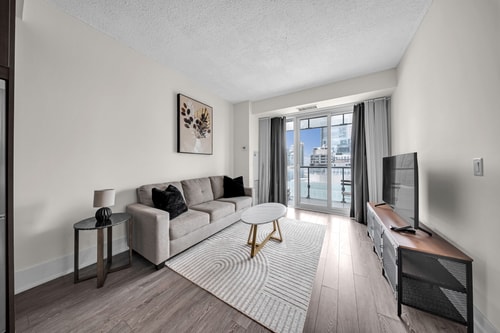 ONE BEDROOM Downtown Toronto Retreat