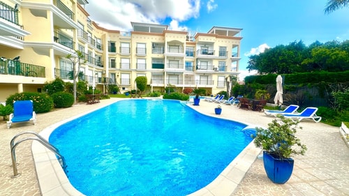 Vau 2BR | Pool & Sea View, Walk to the Beach
