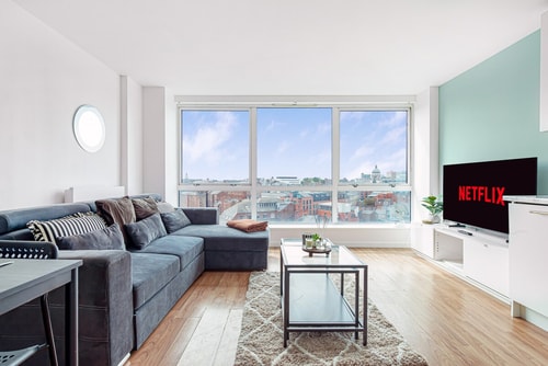City-Centre 1-Bed · Free Parking · Skyline View