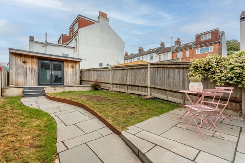 Brighton 3-Bed Retreat with Outdoor Space
