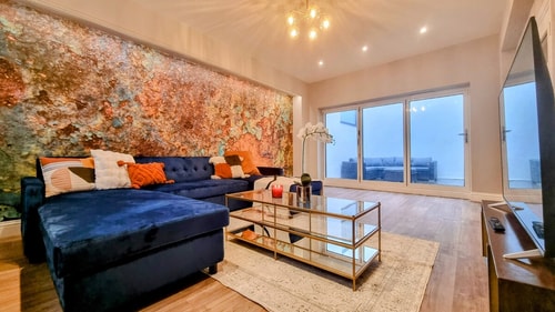 Heart of Brighton: 4 Bed, 4 Bath + Parking