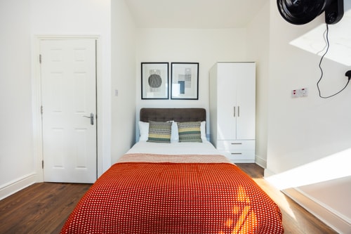 121 WR Floor 2 Studio Flat 6