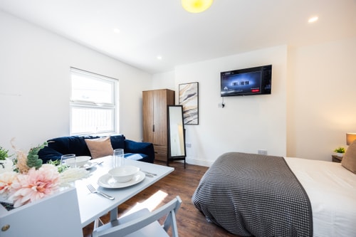 119 WR Floor 3 Studio Flat 7