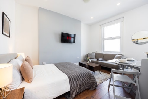 119 WR Floor 2 Studio Flat 6