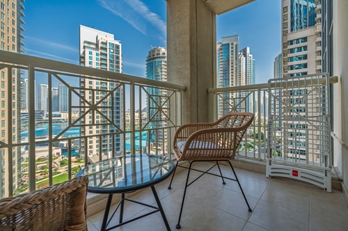 Stylish 2BD Near Burj | Partial Fountain View 21 Mi Casa Holiday Homes