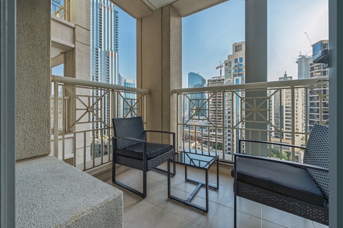 Elegant studio balcony boulevard view 7 Mi Casa Holiday Homes