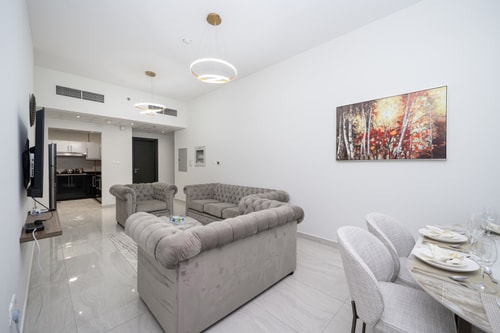 Family-Friendly 4BR with Amenities | Business Bay 1 Mi Casa Holiday Homes