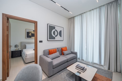 Canal-Front 1BR | Pool, Gym, Free Parking 2 Mi Casa Holiday Homes