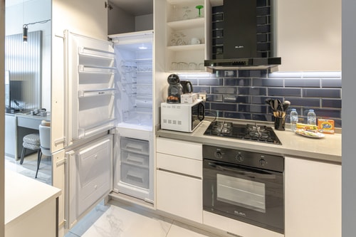 Sleek City-View Studio, Pool & Sauna, Downtown 6 Mi Casa Holiday Homes