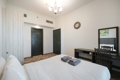 Spacious apt I City view I Gym and pool 9 Mi Casa Holiday Homes