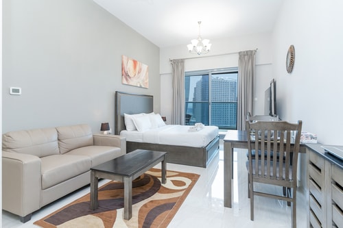 Contemporary Studio | Extra Bed | Near Dubai Mall 1 Mi Casa Holiday Homes