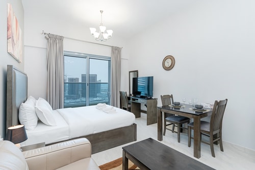 Contemporary Studio | Extra Bed | Near Dubai Mall 9 Mi Casa Holiday Homes
