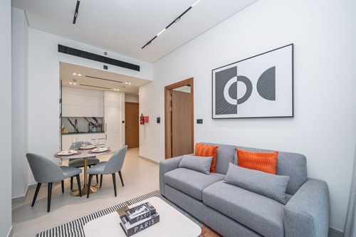 Canal-Front 1BR | Pool, Gym, Free Parking 3 Mi Casa Holiday Homes