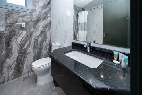 Stylish 4BR with Jacuzzi, Sauna & Prime Amenities 23 Mi Casa Holiday Homes