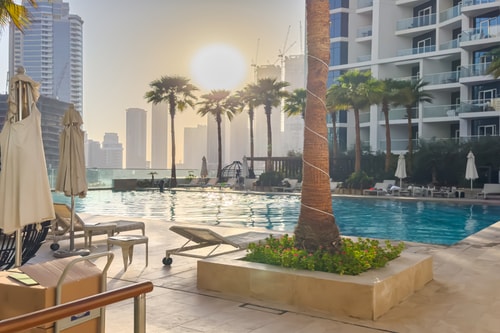 Cozy Waterfront Studio | Pool, Gym, Parking 21 Mi Casa Holiday Homes