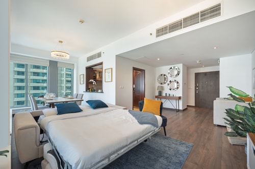 Stylish 2BD Near Burj | Partial Fountain View 10 Mi Casa Holiday Homes