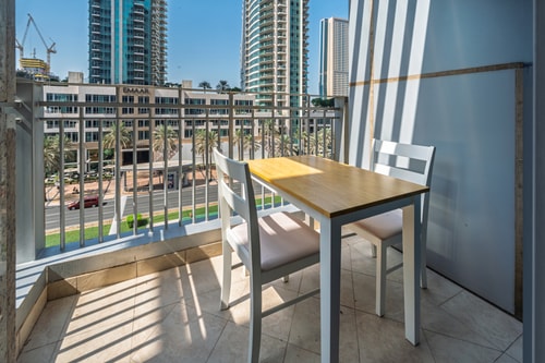 Urban Skyline Haven | Near Burj Khalifa 13 Mi Casa Holiday Homes