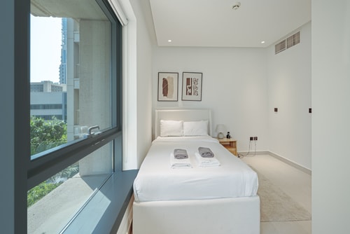 Designer 2BR | Walk to Dubai Mall & Burj Khalifa 9 Mi Casa Holiday Homes