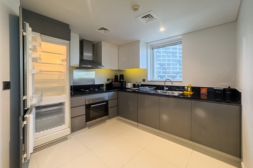 Cozy Waterfront Studio | Pool, Gym, Parking 12 Mi Casa Holiday Homes