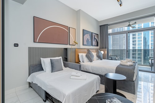 Elegant MAG 318 Studio Near Dubai Mall 3 Mi Casa Holiday Homes