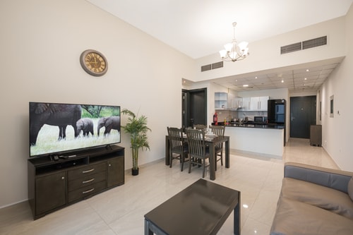 Spacious apt I City view I Gym and pool 3 Mi Casa Holiday Homes