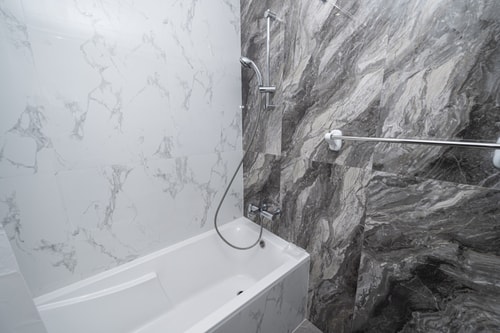Stylish 4BR with Jacuzzi, Sauna & Prime Amenities 11 Mi Casa Holiday Homes