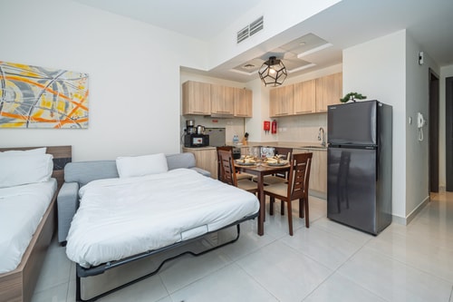 Bright & Elegant Studio I Balcony | Speedy Wi-Fi 2 Mi Casa Holiday Homes