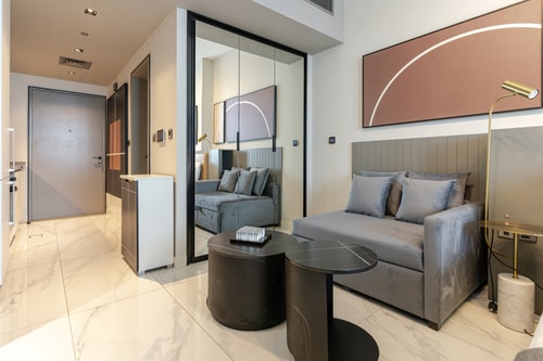 Sleek City-View Studio, Pool & Sauna, Downtown 3 Mi Casa Holiday Homes