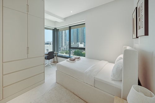 Designer 2BR | Walk to Dubai Mall & Burj Khalifa 7 Mi Casa Holiday Homes