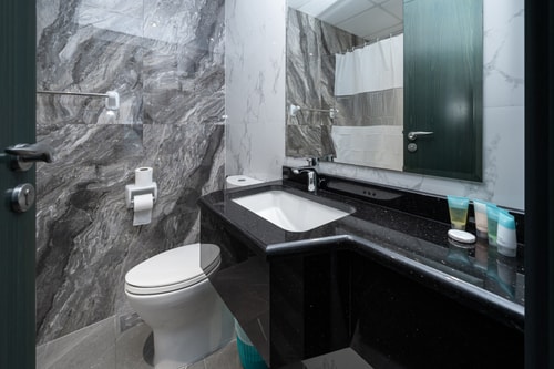 Stylish 4BR with Jacuzzi, Sauna & Prime Amenities 14 Mi Casa Holiday Homes