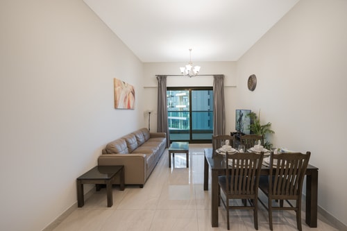 Spacious apt I City view I Gym and pool 1 Mi Casa Holiday Homes